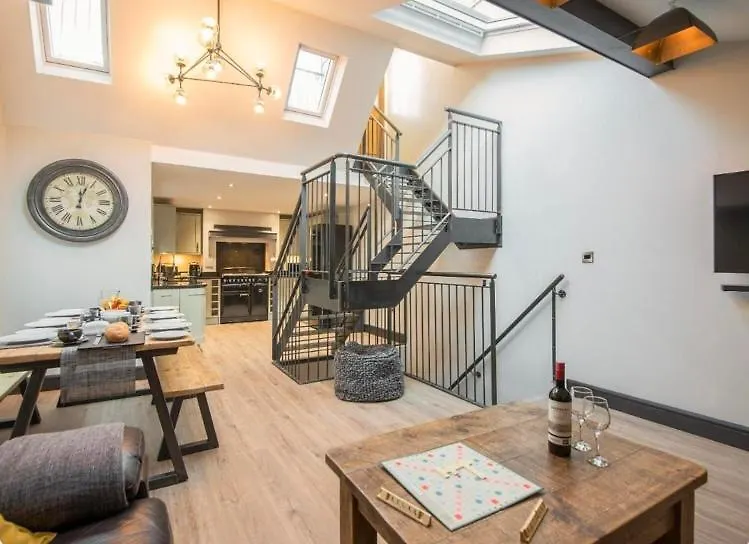 The Old Bakery - Luxury Three Bed House With Roof Terrace *