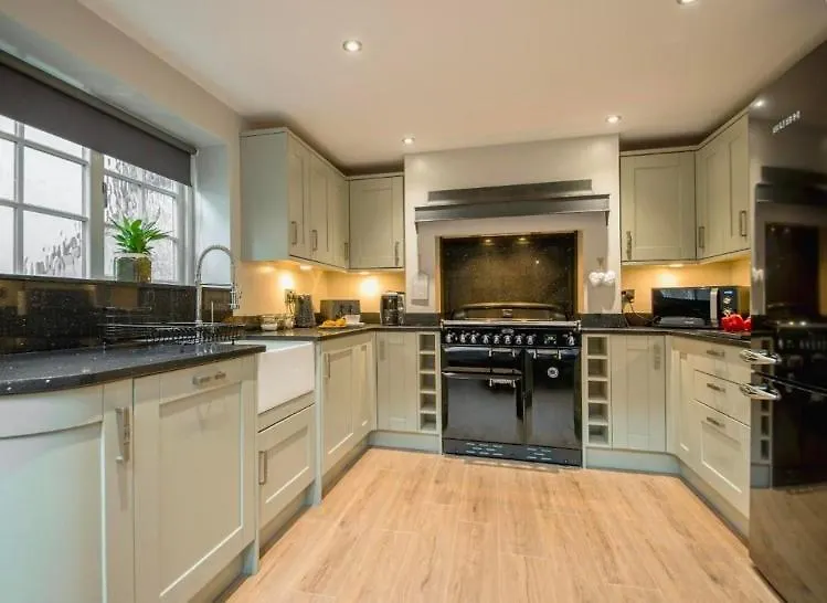 The Old Bakery - Luxury Three Bed House With Roof Terrace * Whitby