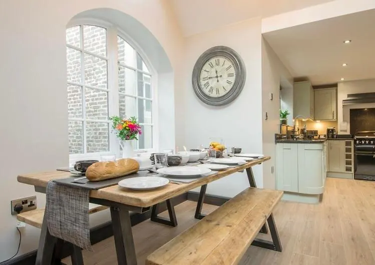 The Old Bakery - Luxury Three Bed House With Roof Terrace Holiday home