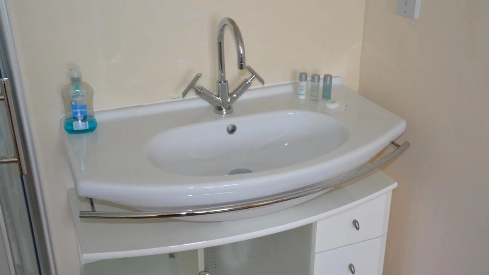 Seaview Large Flat Ideal For Two Families Whitby