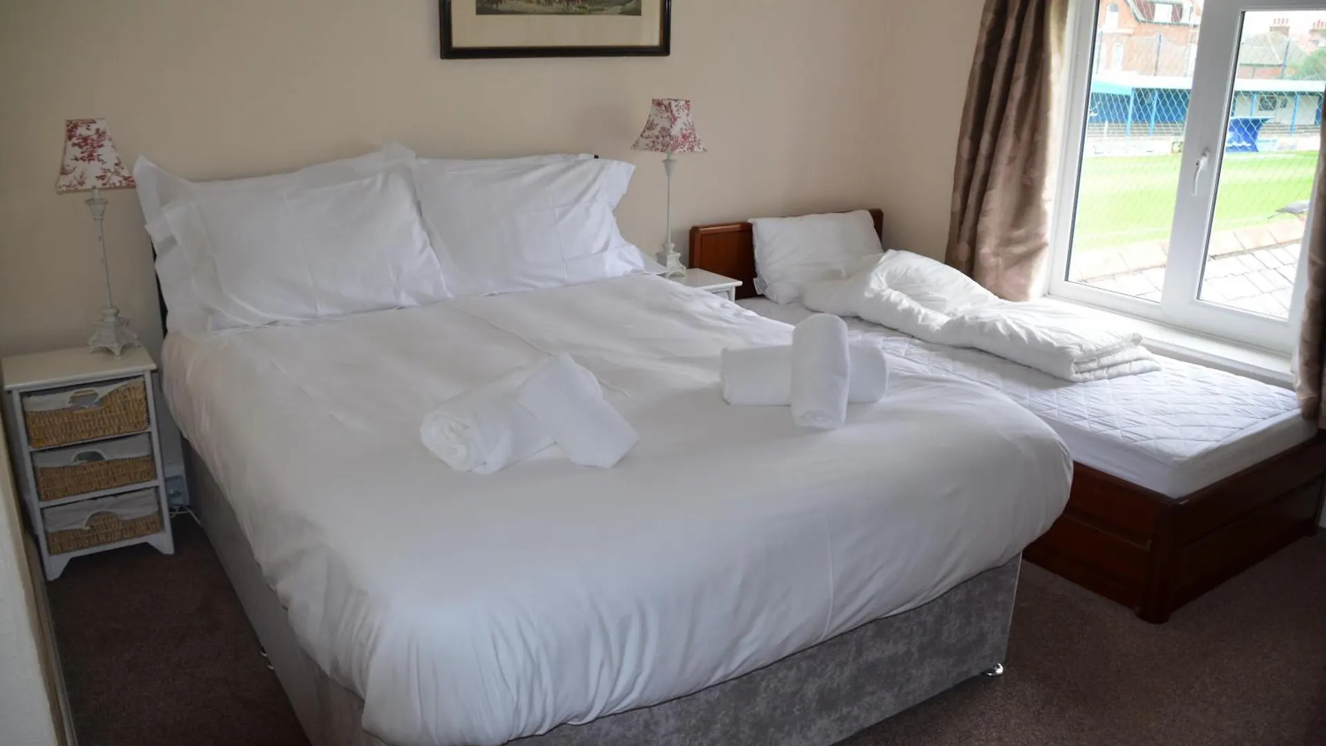 Seaview Large Flat Ideal For Two Families