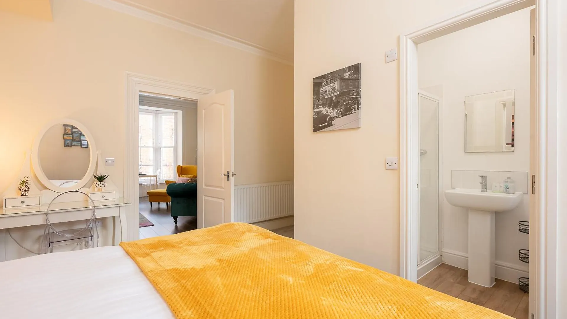 The Funky Robin - Apartment