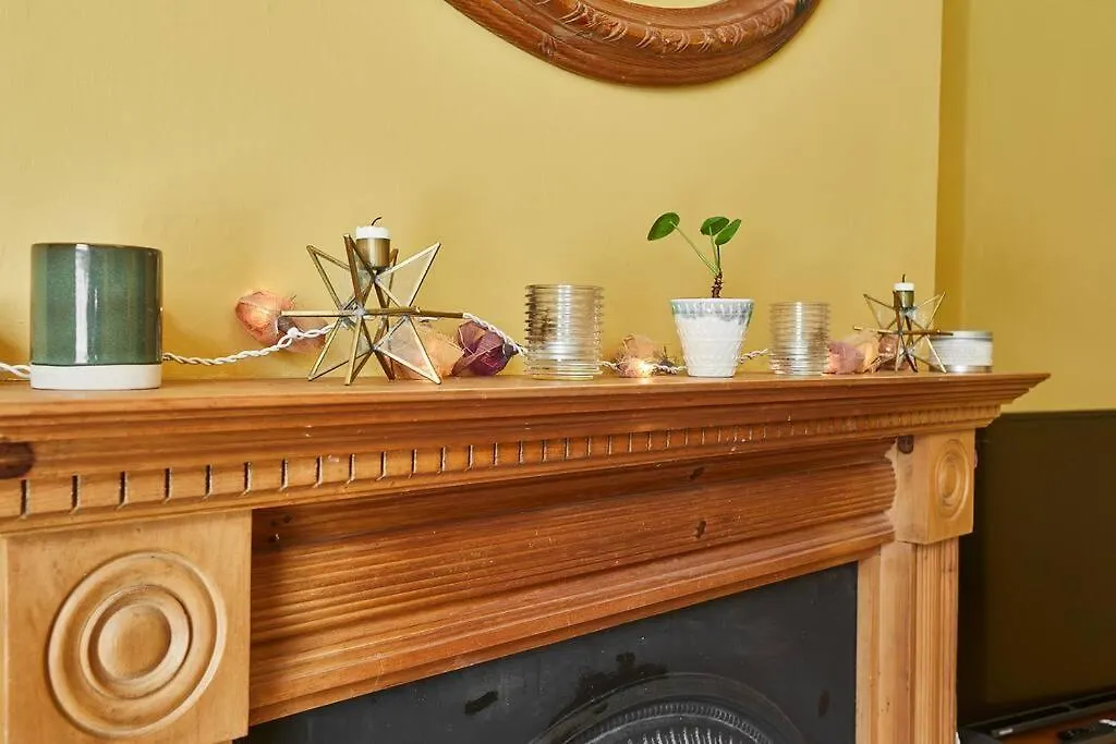 Oswy Street, Whitby. Sleeps Up To 7 Guests Holiday home *