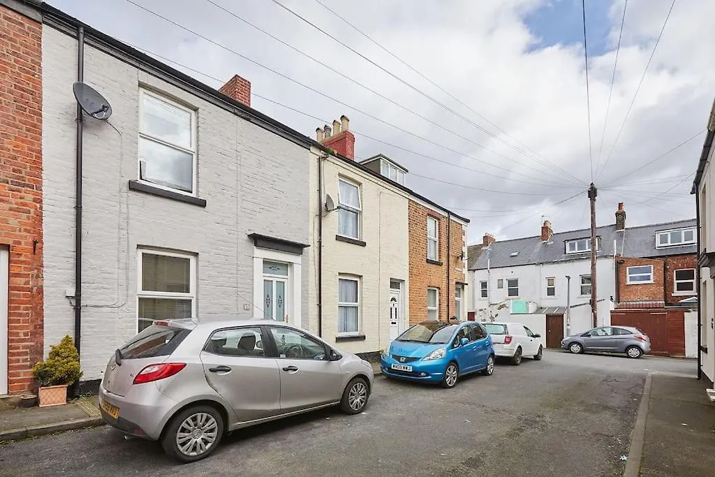 Holiday home Oswy Street, Whitby. Sleeps Up To 7 Guests *