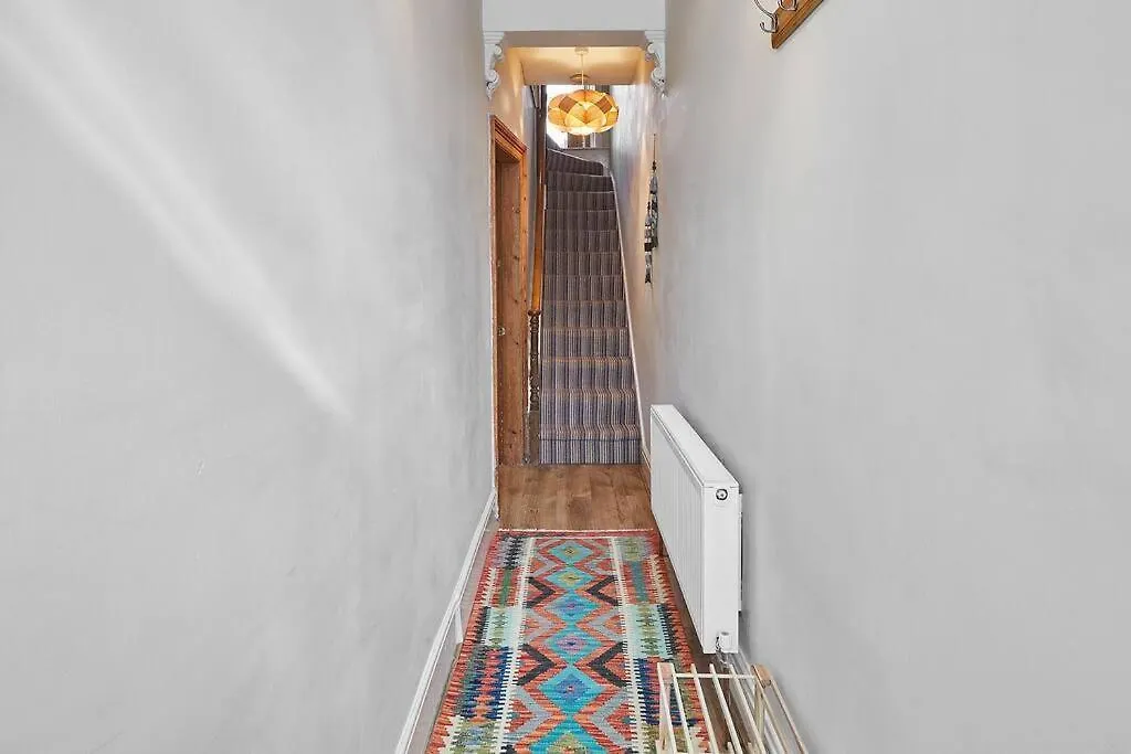 Holiday home Oswy Street, Whitby. Sleeps Up To 7 Guests Whitby
