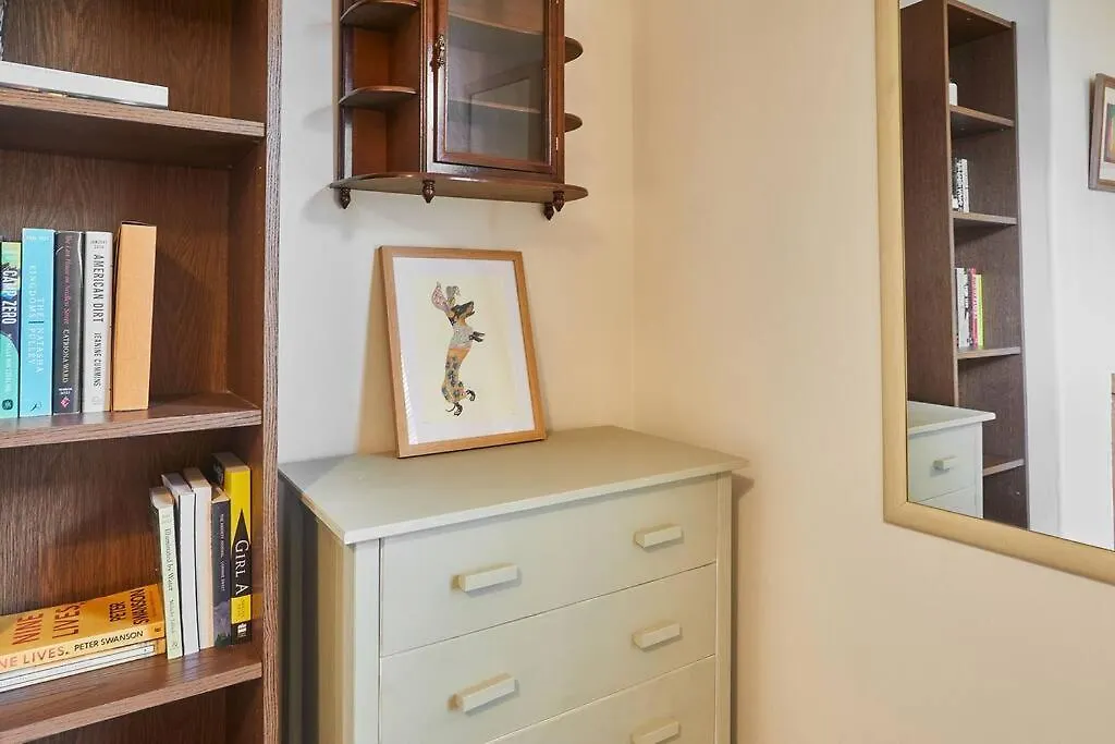 Oswy Street, Whitby. Sleeps Up To 7 Guests * Whitby