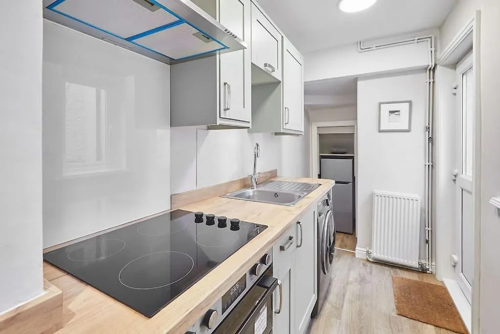 Holiday home Oswy Street, Whitby. Sleeps Up To 7 Guests Whitby