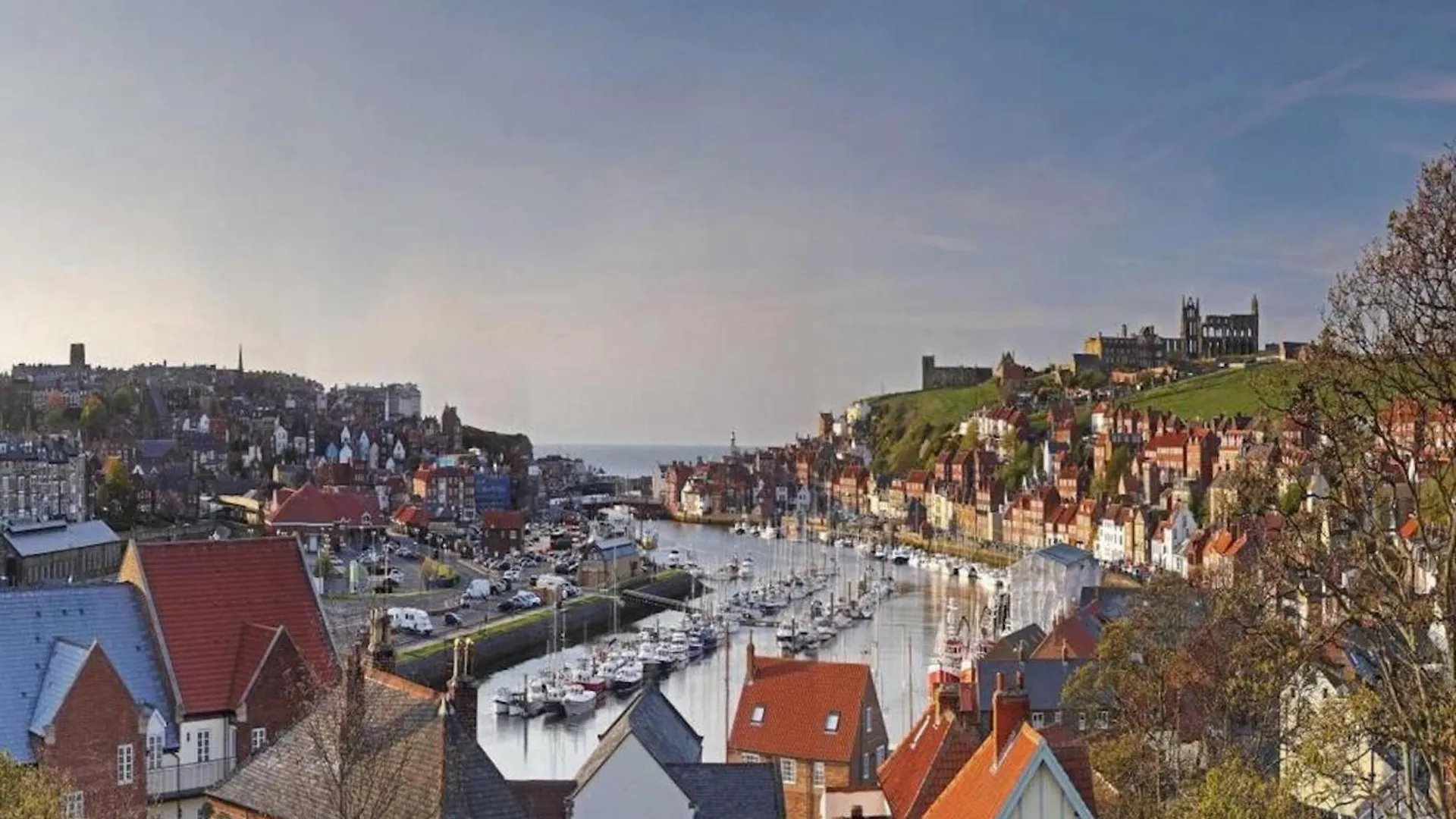 Exceptional Two-bedroom In With Parking And Stunning Views Apartment Whitby