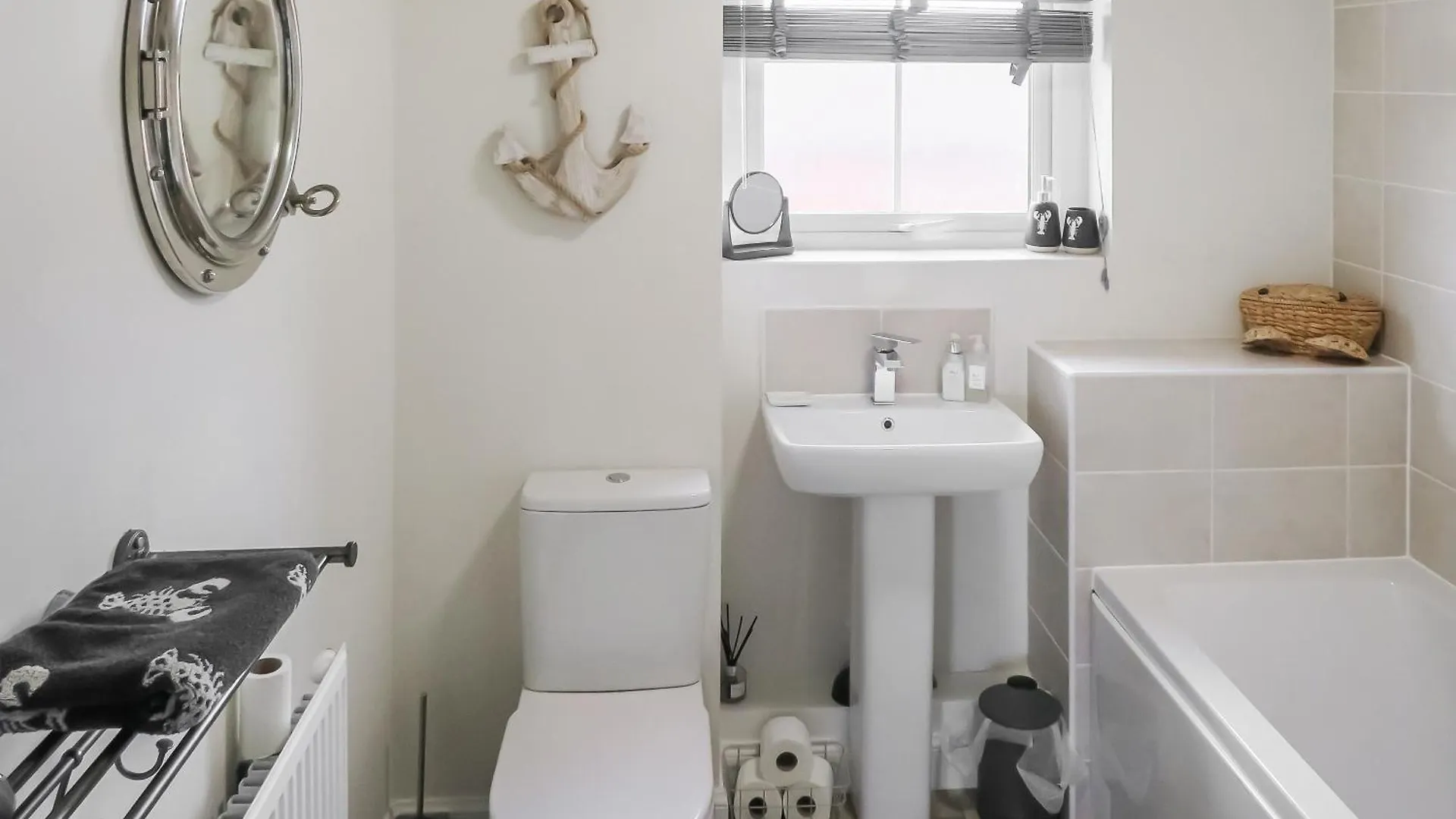 Cinder Track Hideaway Apartment Whitby