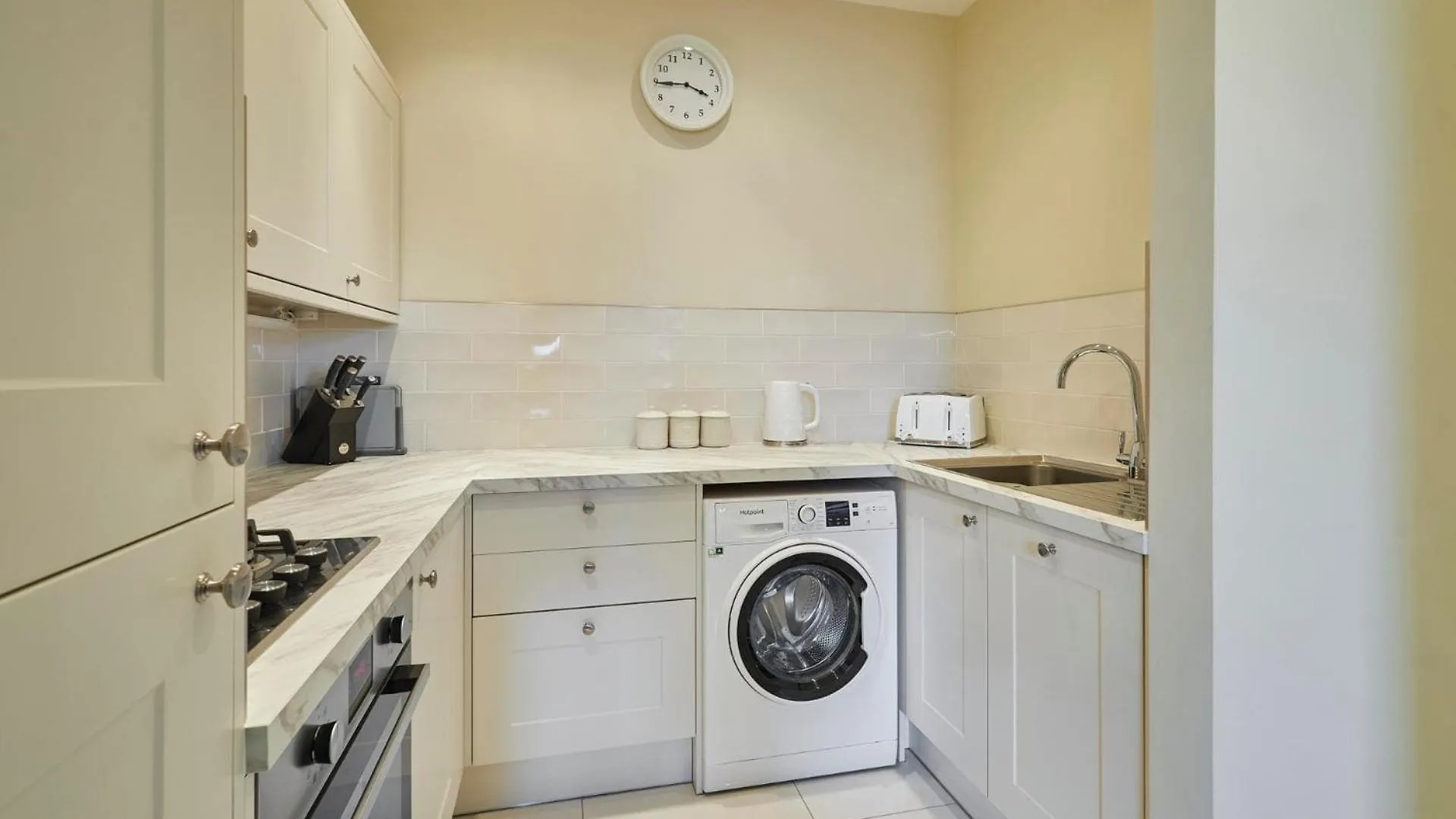 Host & - 3 Metropole Towers Apartment Whitby