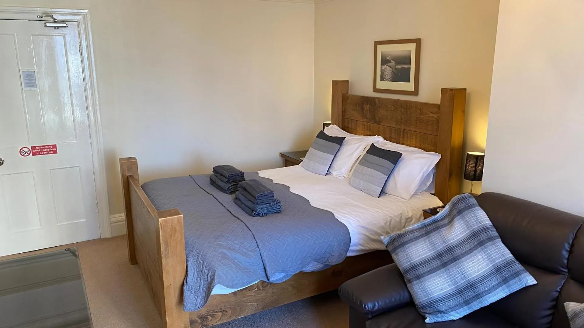 The Whalebone Arch Guest house Whitby