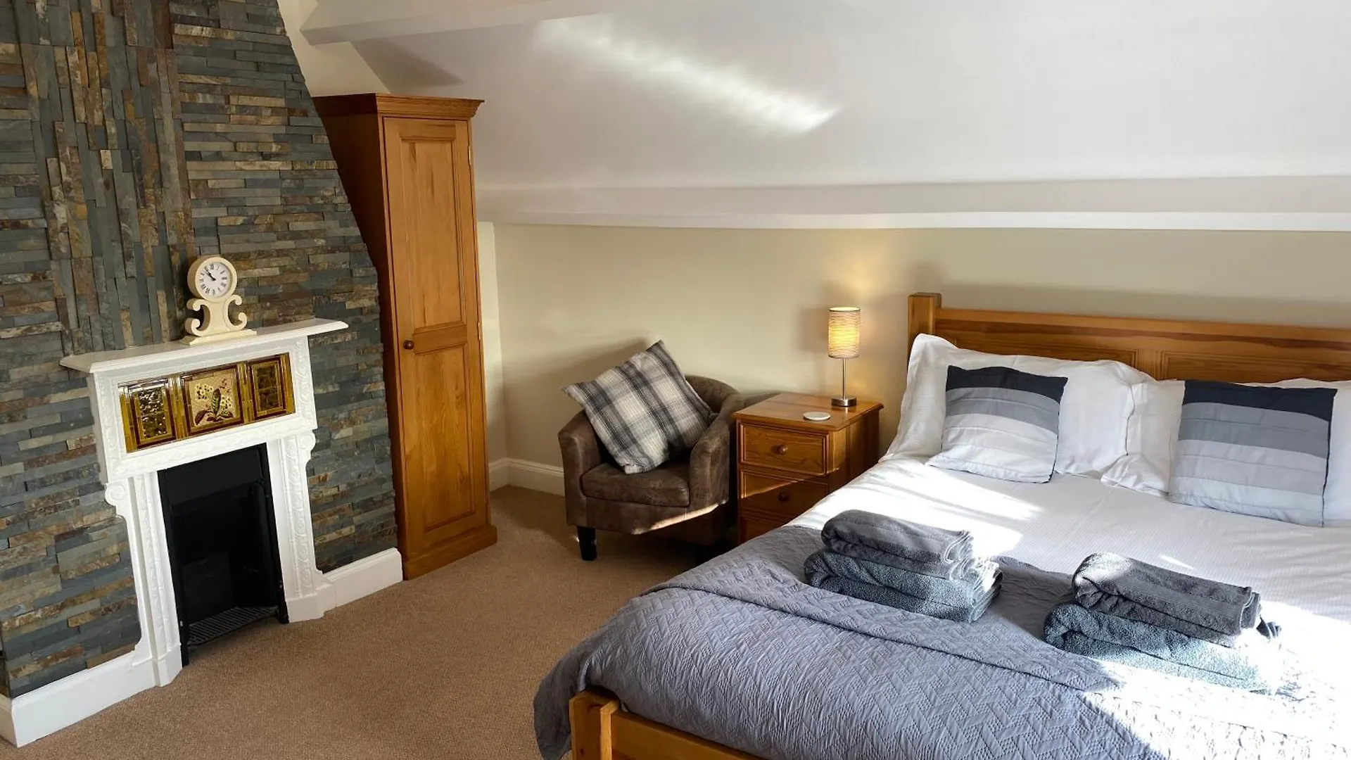 The Whalebone Arch 3* Whitby