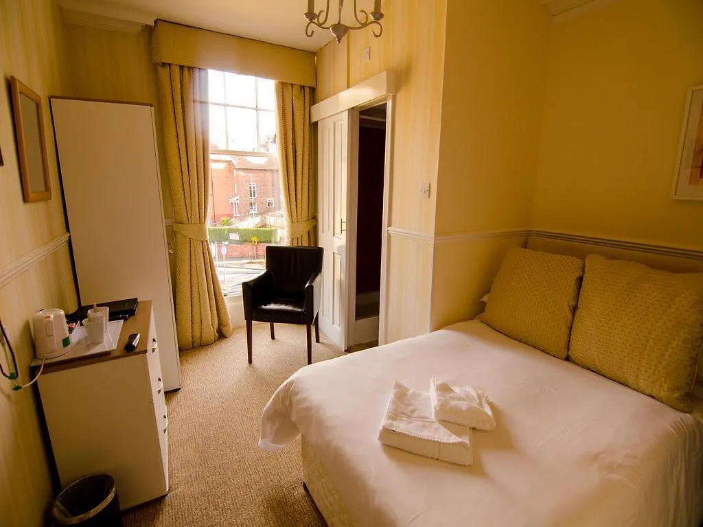 Arundel House Bed and Breakfast 3*