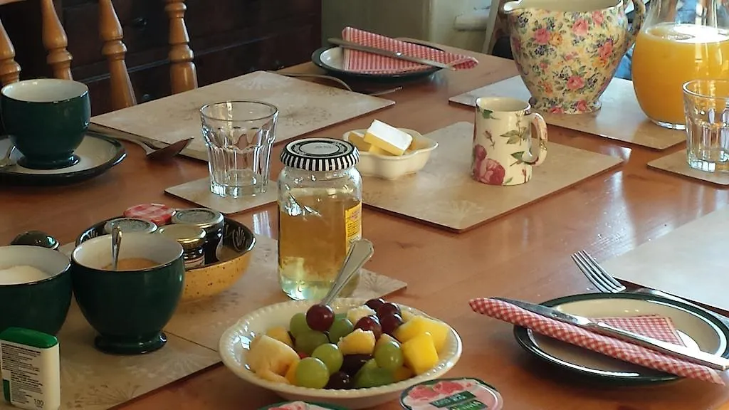 Bed and Breakfast Elm Grove Γουίτμπι