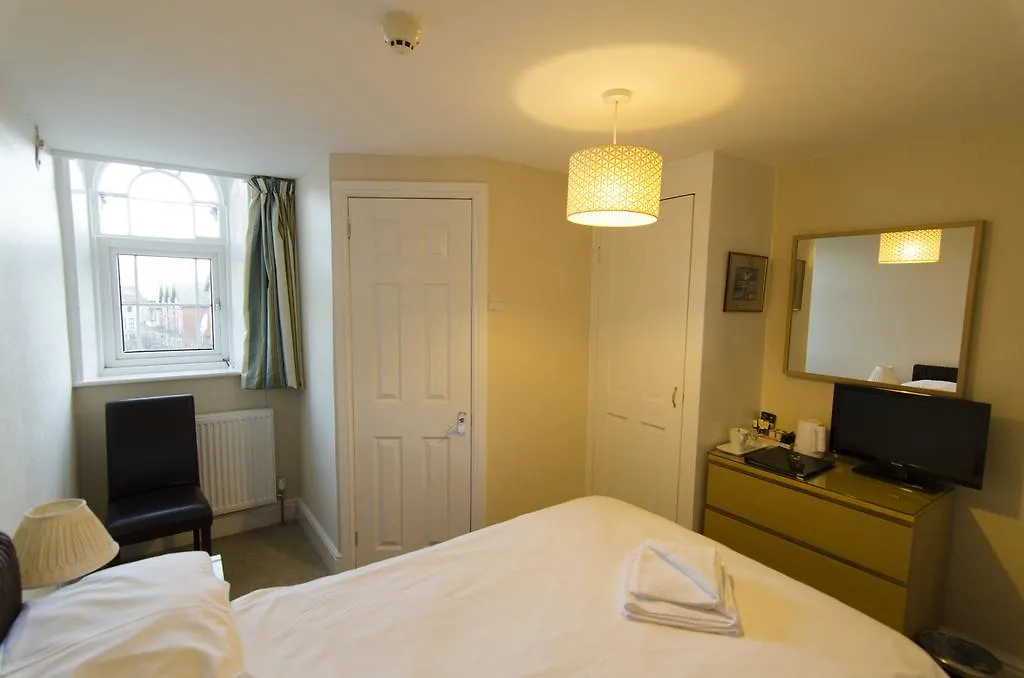 Arundel House Bed and Breakfast 3*