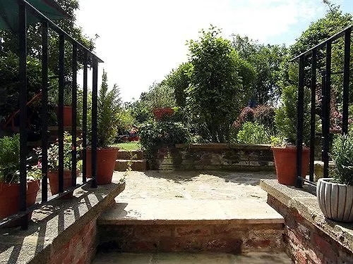 Bed & Breakfast Saint Hilda's House