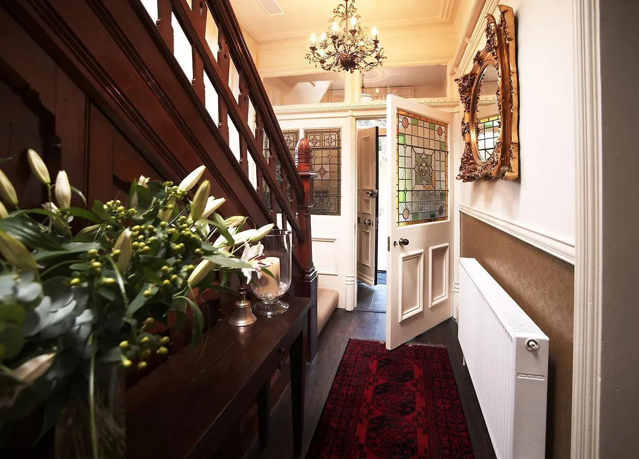 Bed & Breakfast Dillons Of 5*