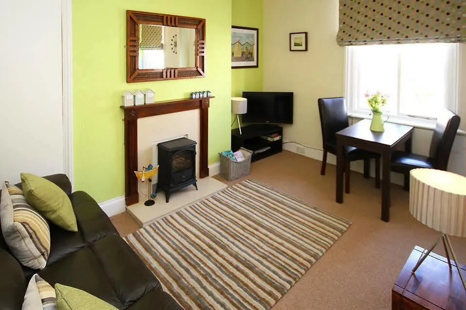 Elizabeth House 2* Whitby