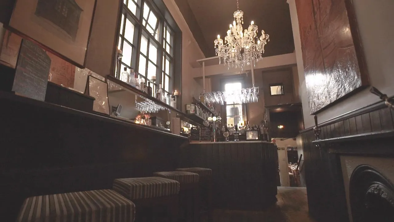 White Horse & Griffin Hotell 3*