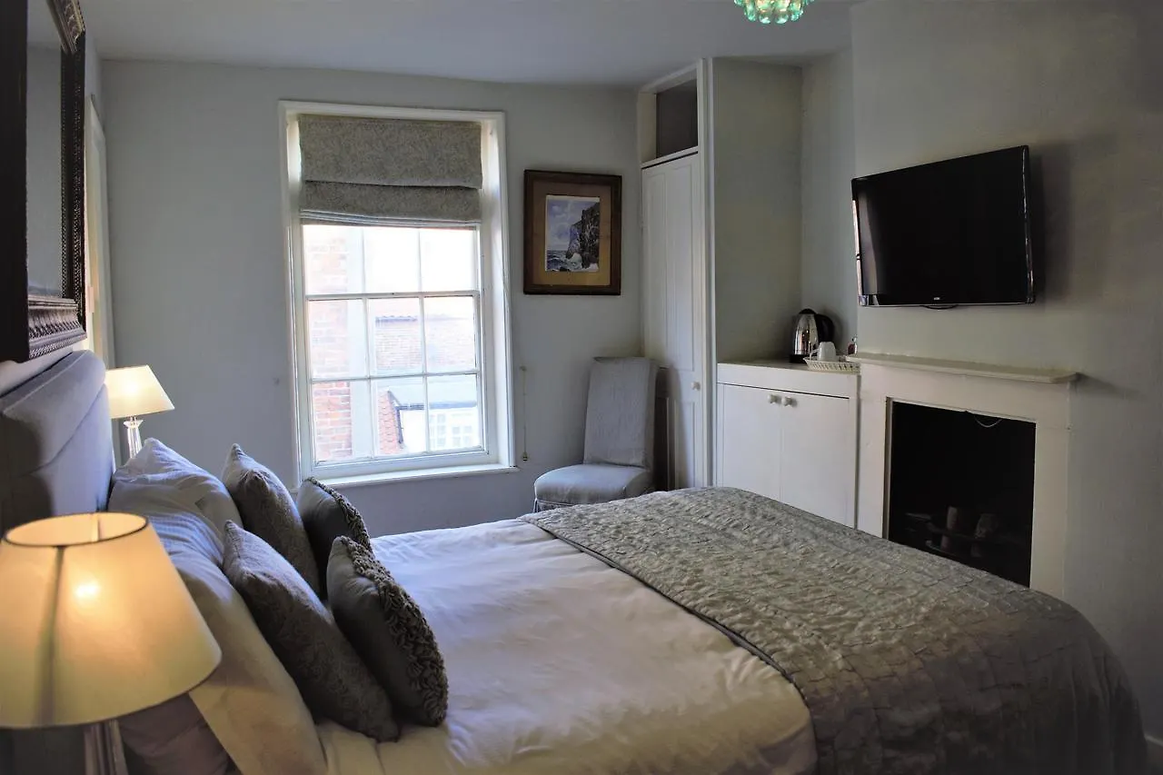 White Horse & Griffin Hotell 3*