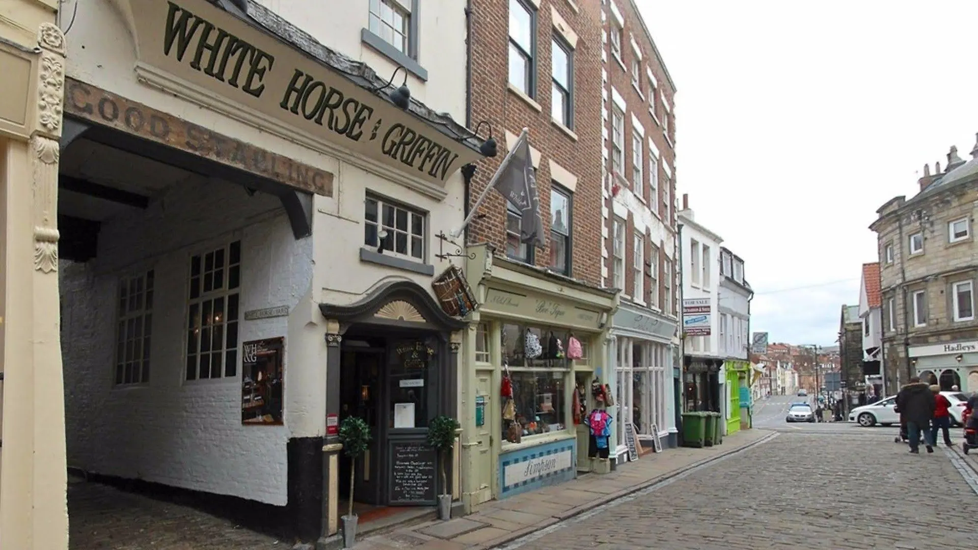 White Horse & Griffin 3*