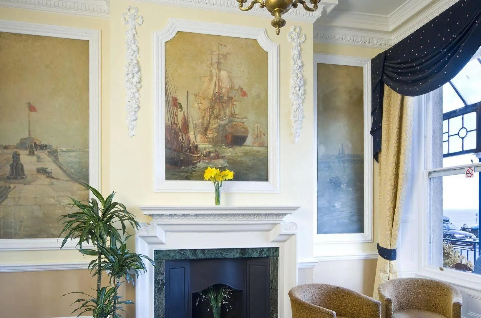 Royal Hotel 3*