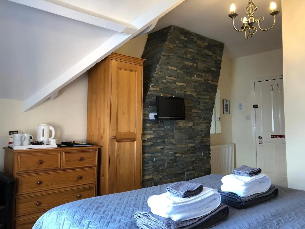 Guest house The Whalebone Arch