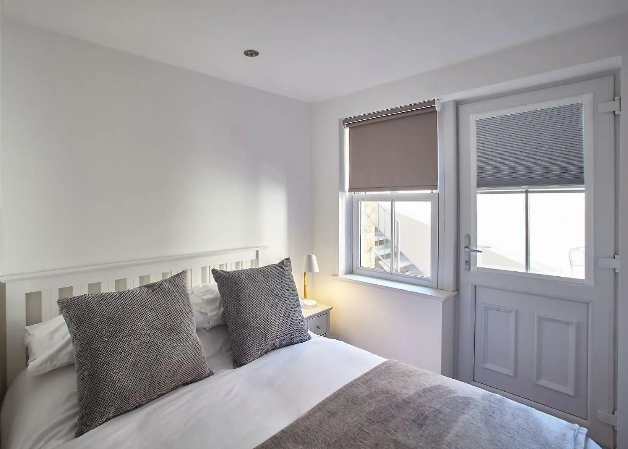 Apartment Host & - Park View Whitby