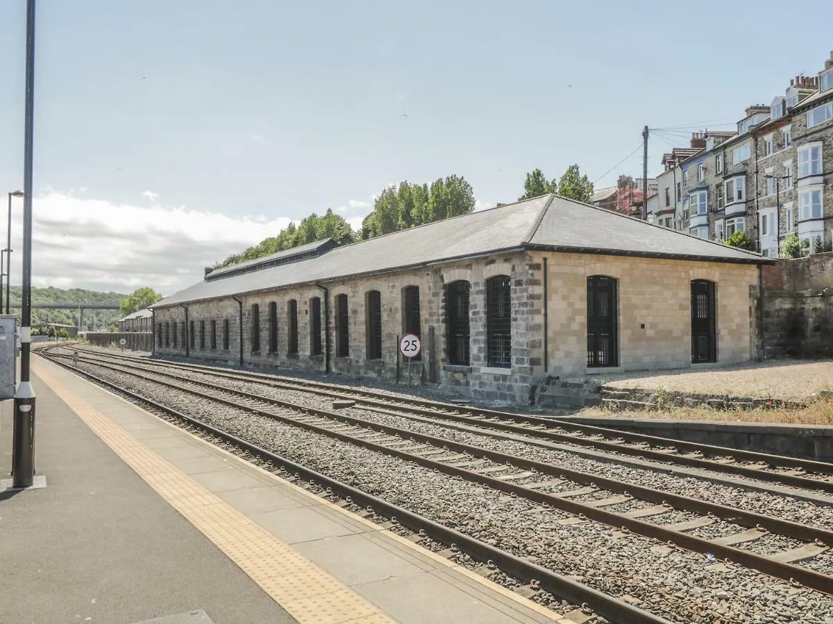 Tornado Engine Shed * 휫비