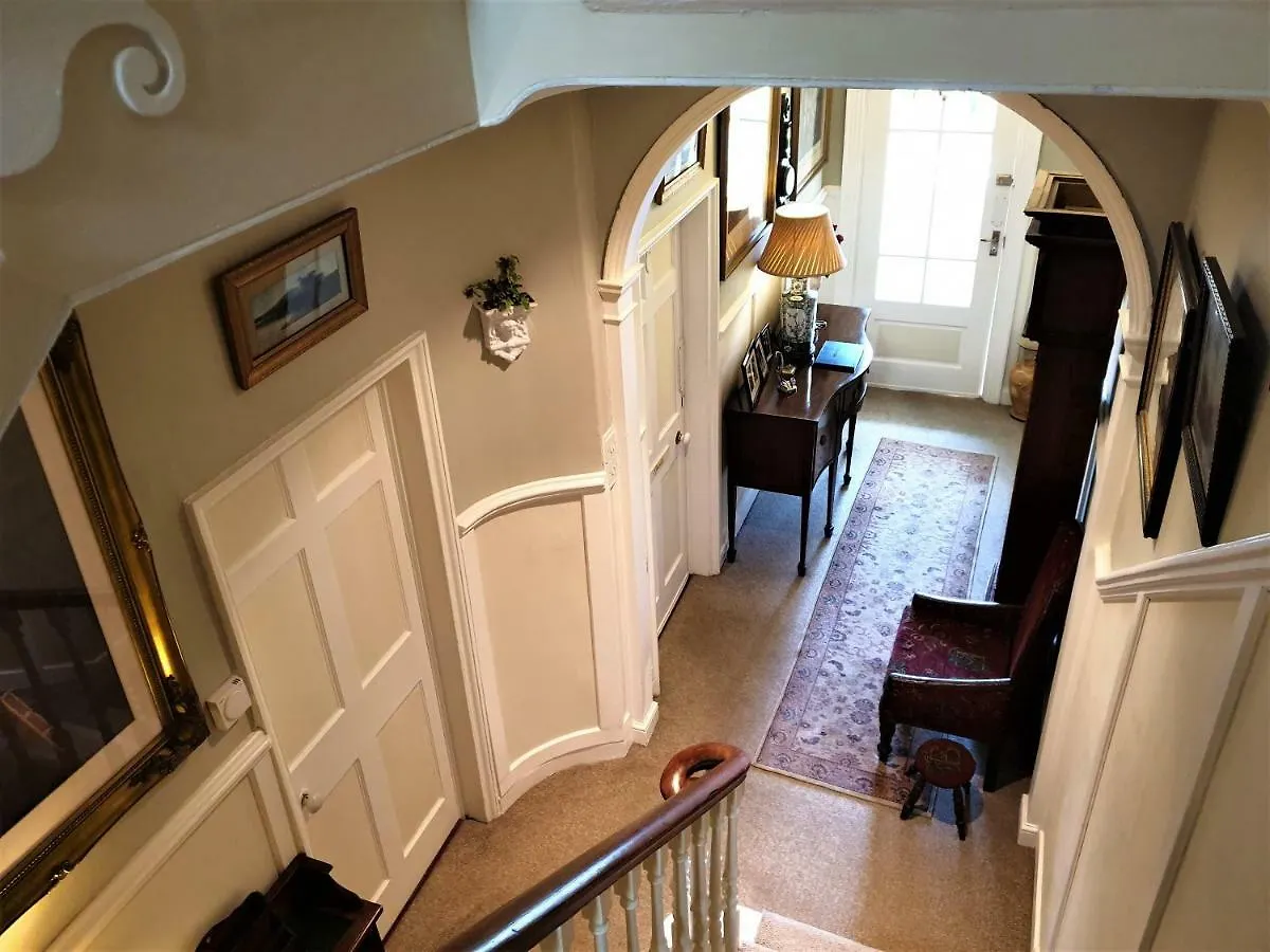 Saint Hilda's House 5*