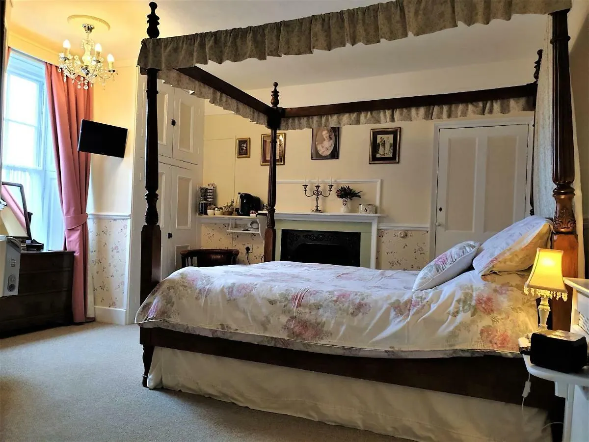 Saint Hilda's House Bed & Breakfast 5*