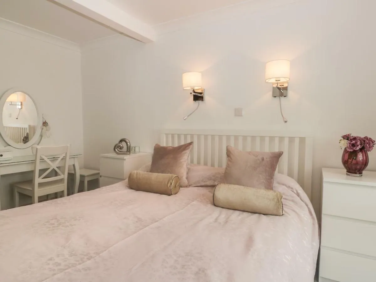 2 The Close Holiday home *