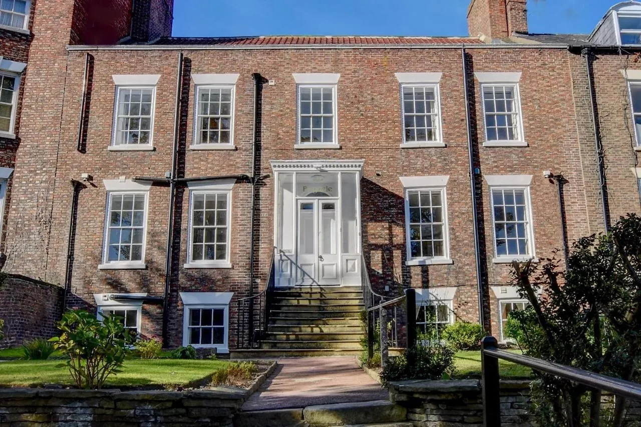 Guest house White Linen Whitby, Only 4*