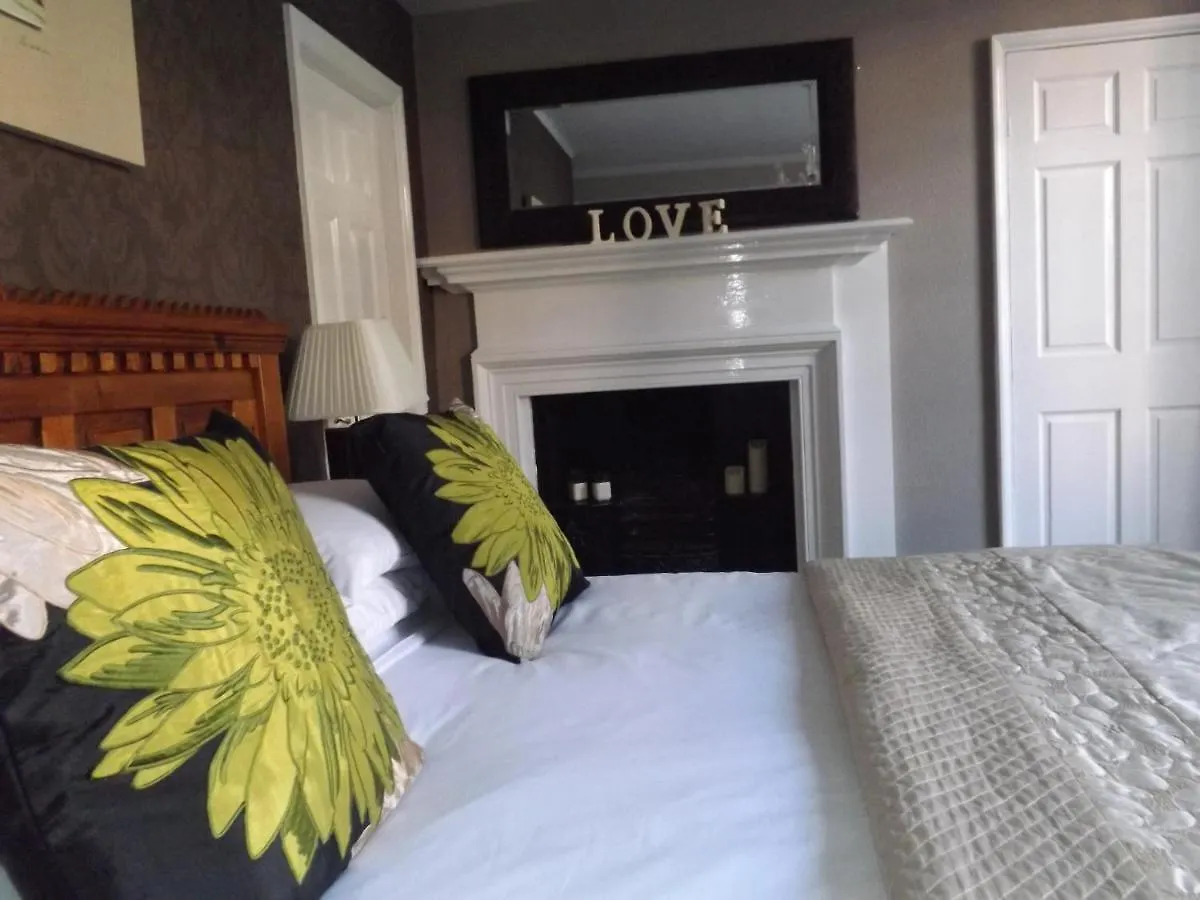 White Linen Whitby, Only Guest house 4*