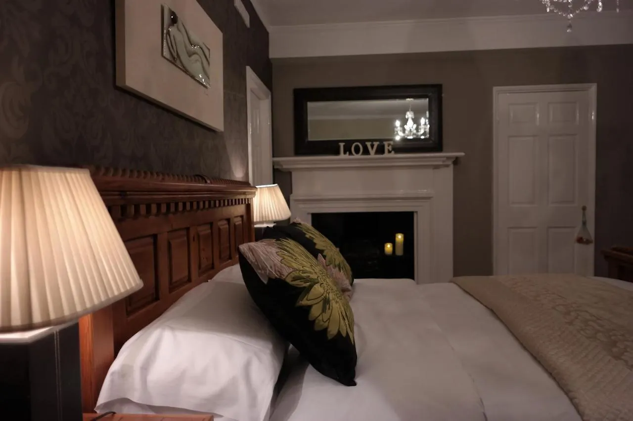 Guest house White Linen Whitby, Only 4*