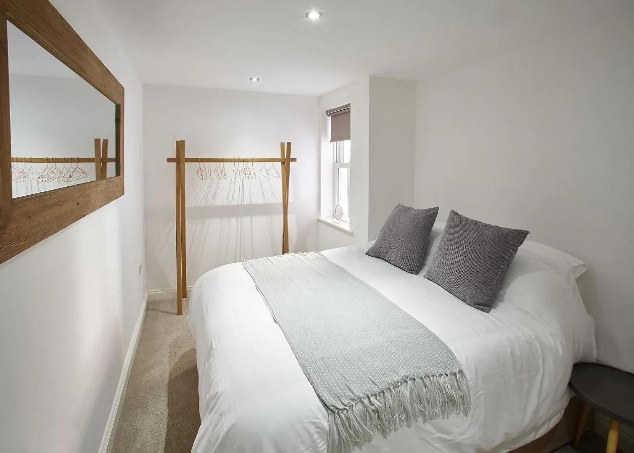 Host & - Park View Apartment