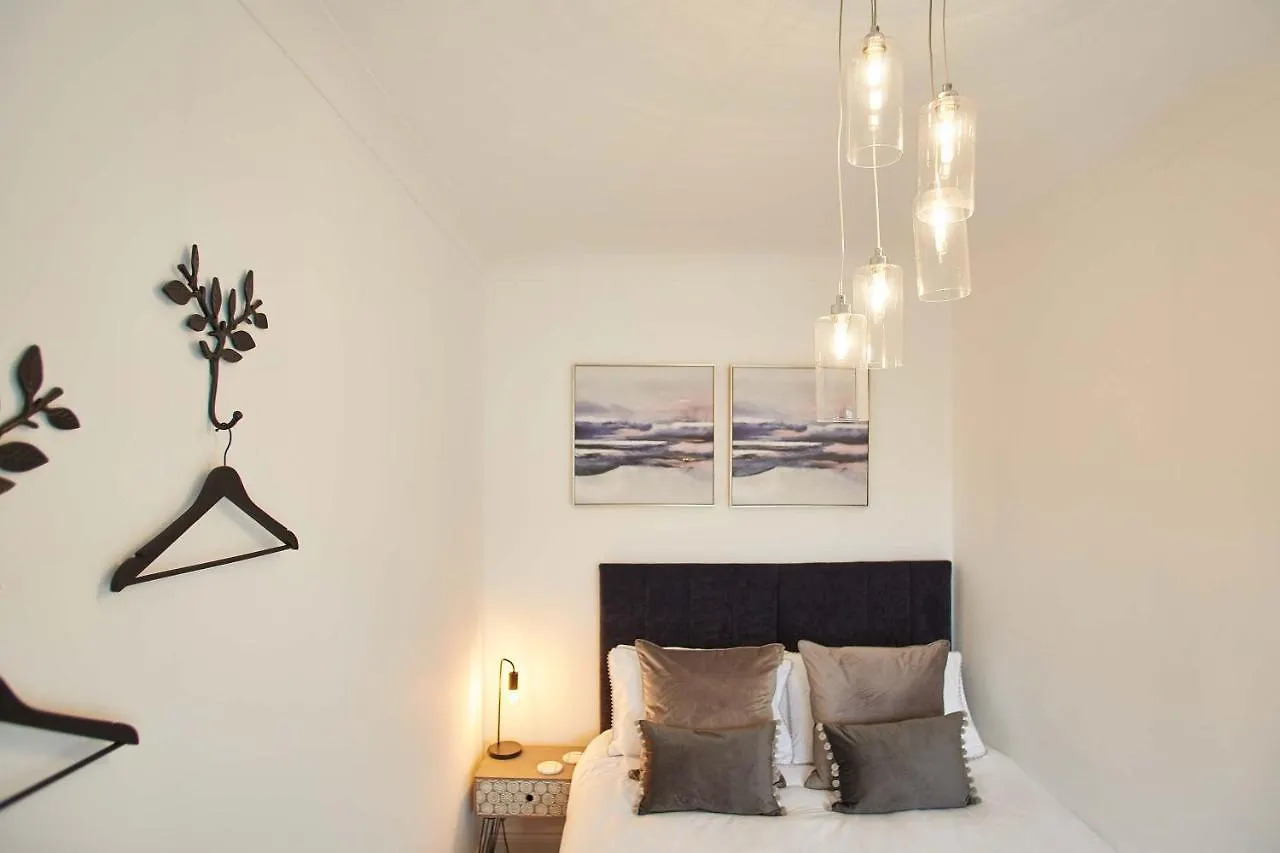 Apartment Host & - Little Acorn