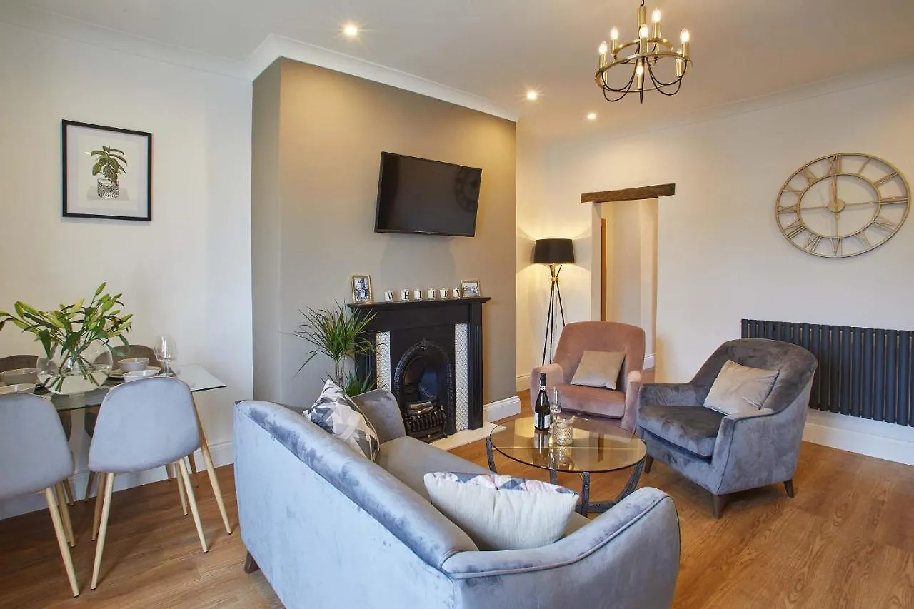 Host & - Little Acorn Apartment Whitby