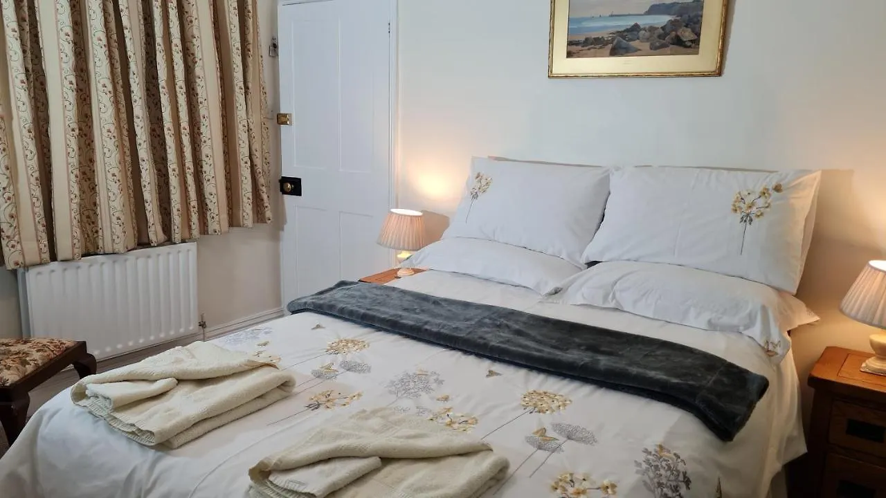 Rowan Tree House 3*