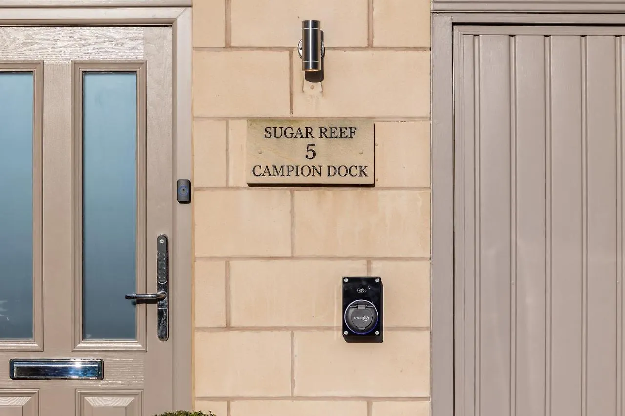 Holiday home Sugar Reef: Modern Garden House With Ev Charging Near Whitby