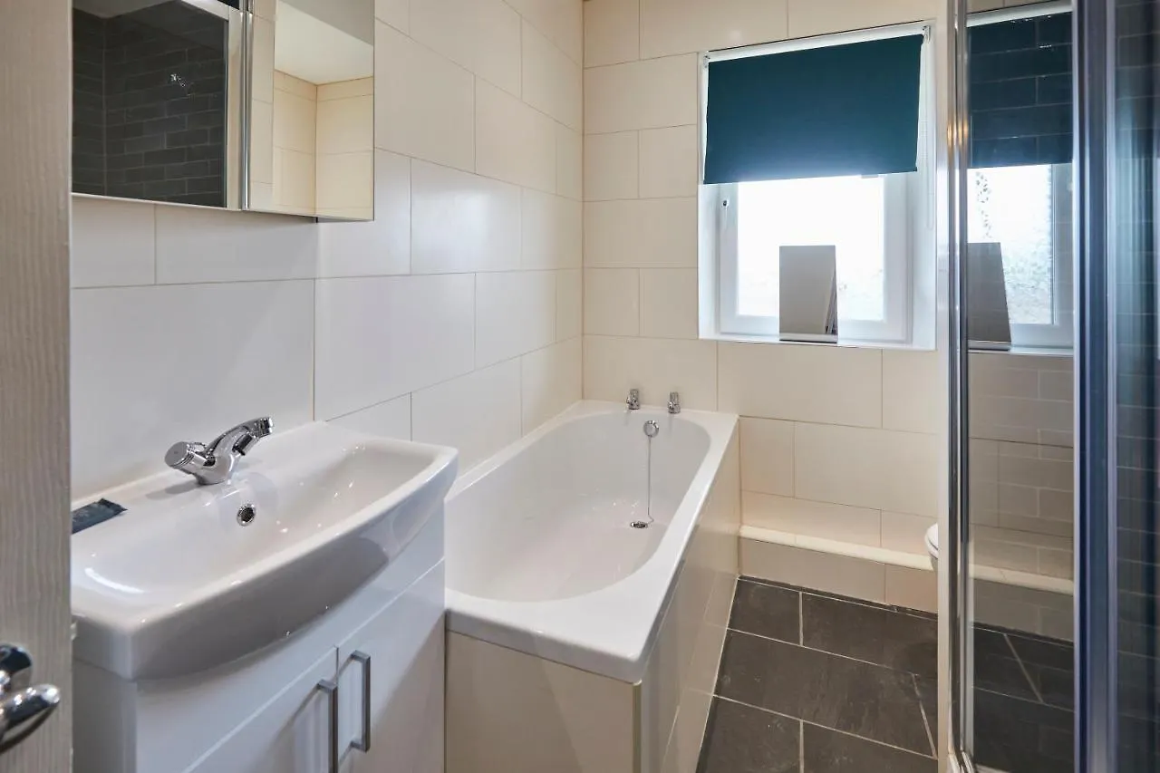 Host & - The Garret Apartment Whitby