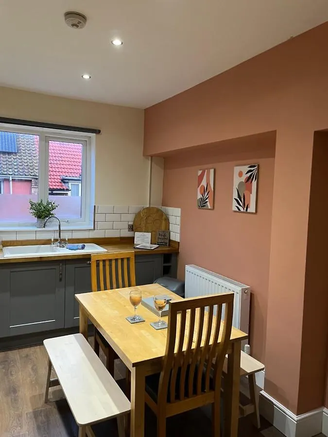 Elysium Holiday Lets - Elysium House, Gorgeous Victorian Townhouse In Central Whitby