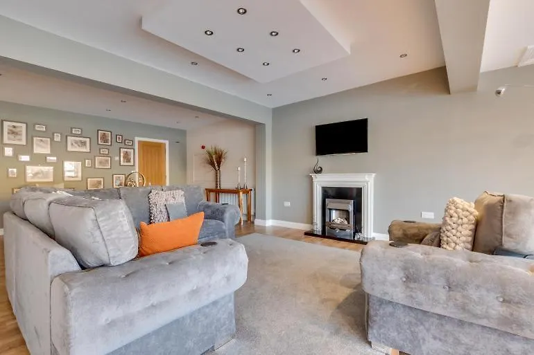 Number 3 Pier Road Apartment *