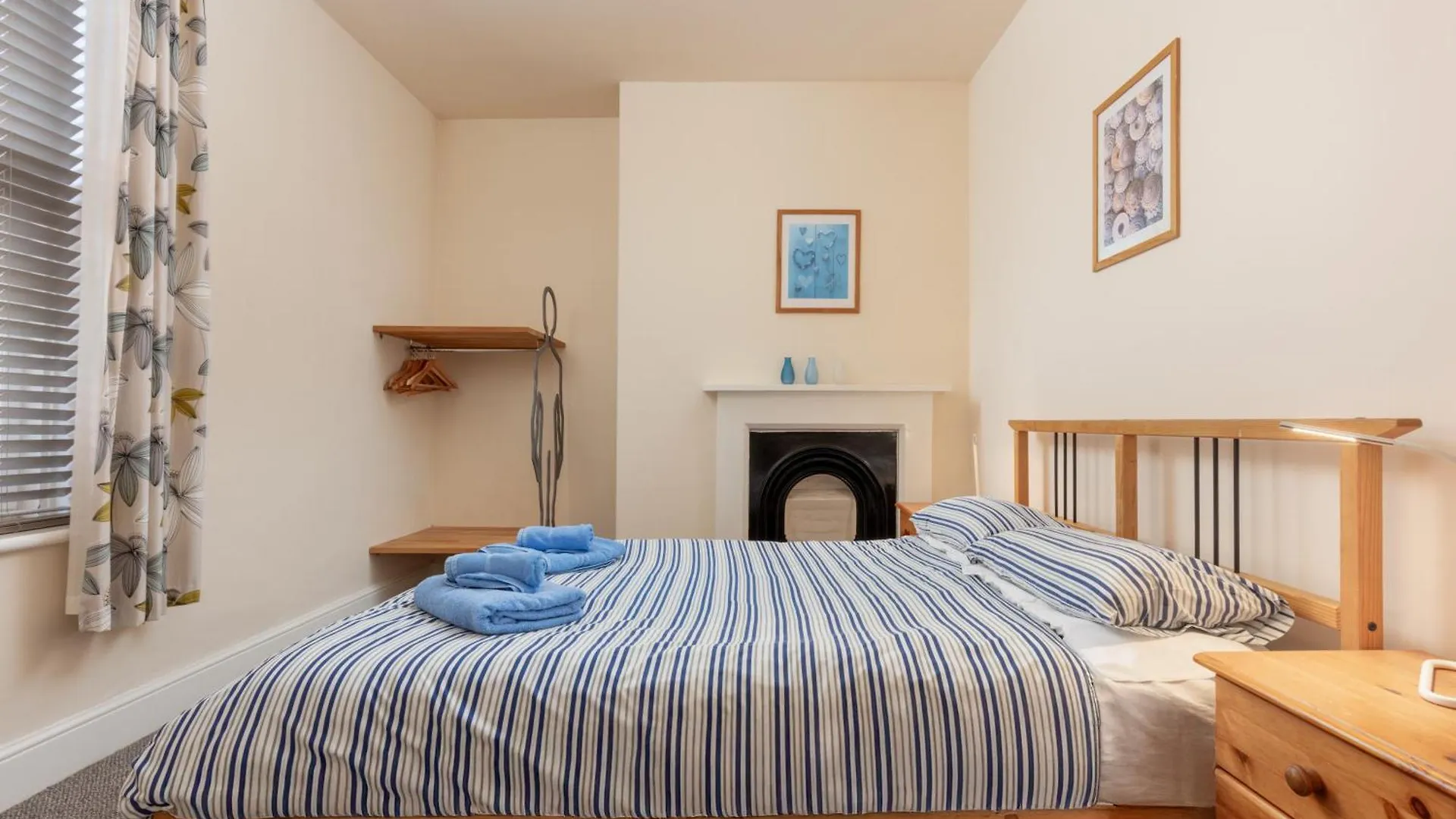 Abbey Terrace - Free Parking